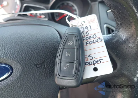 2015 Ford Focus St z USA, uszkodzony, nr VIN 1FADP3L97FL267612